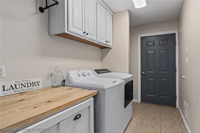 1205 S Division Street, Lavaca, AR 72941