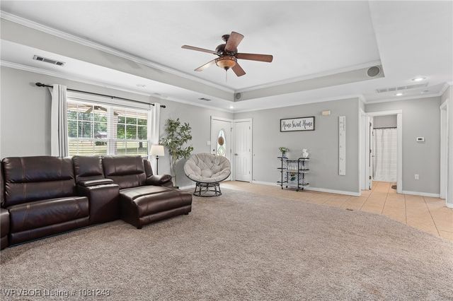 1205 S Division Street, Lavaca, AR 72941