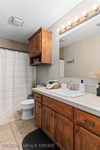 1205 S Division Street, Lavaca, AR 72941