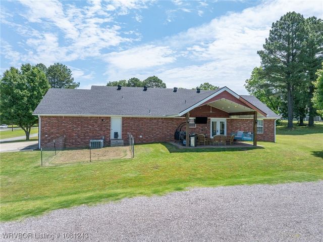 1205 S Division Street, Lavaca, AR 72941