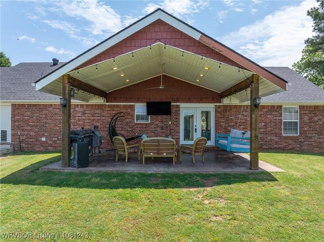 1205 S Division Street, Lavaca, AR 72941