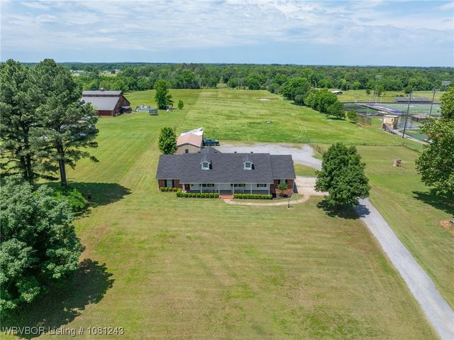 1205 S Division Street, Lavaca, AR 72941