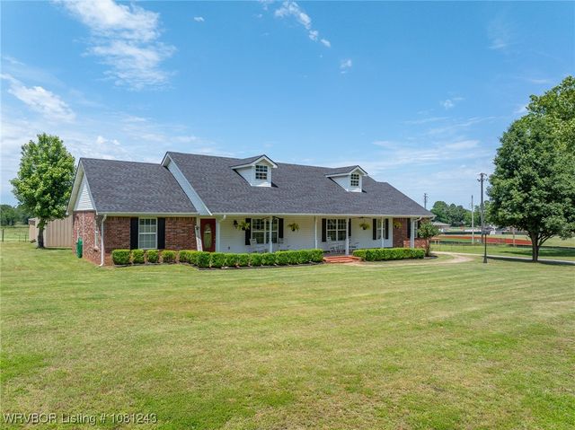 1205 S Division Street, Lavaca, AR 72941