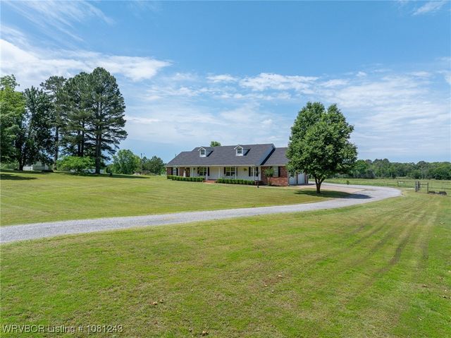 1205 S Division Street, Lavaca, AR 72941