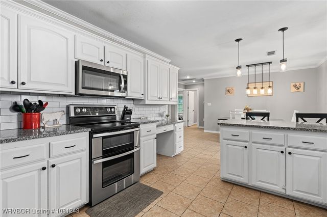1205 S Division Street, Lavaca, AR 72941