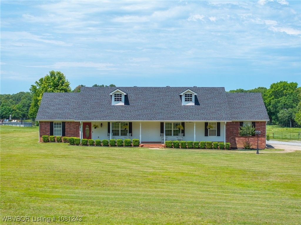 1205 S Division Street, Lavaca, AR 72941