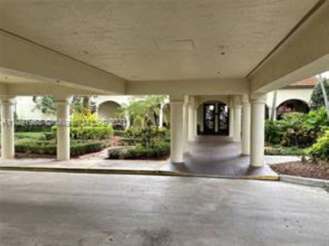 9471 Evergreen Pl 401, Davie, FL 33324