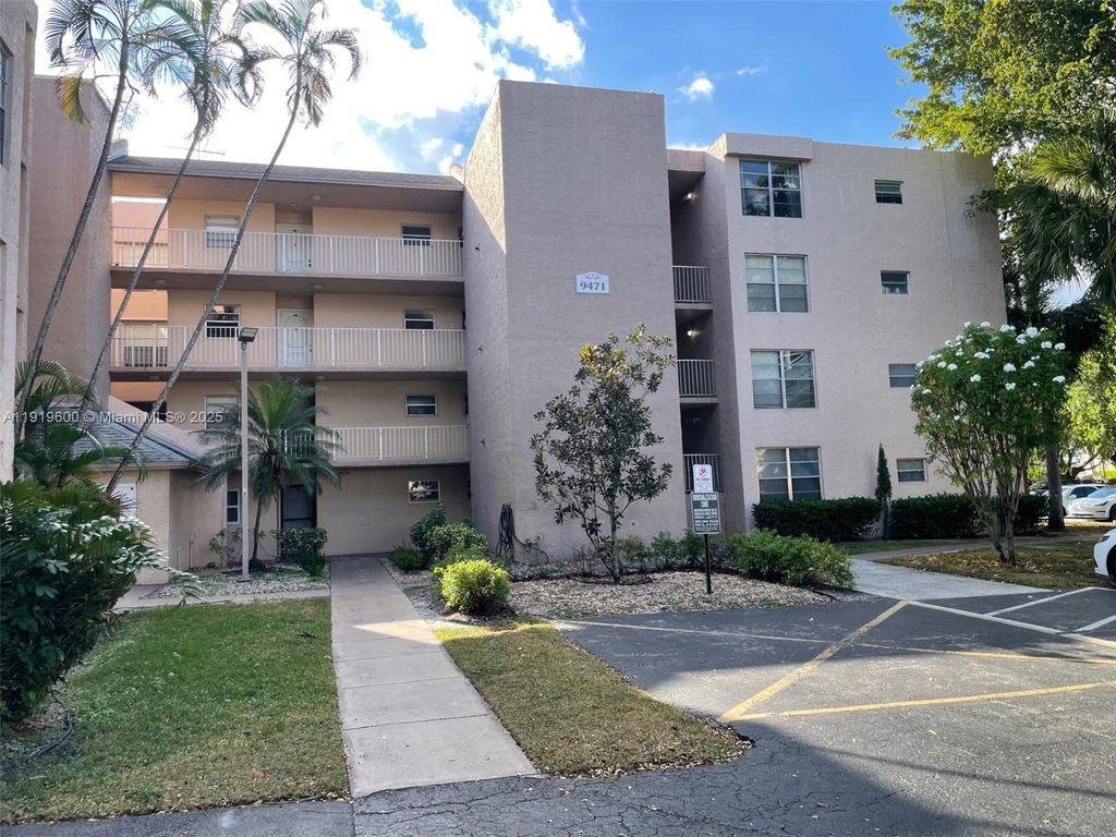 9471 Evergreen Pl 401, Davie, FL 33324