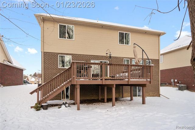 24679 Pembrooke Drive, Southfield, MI 48033