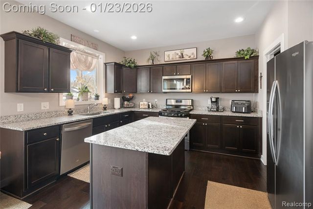 24679 Pembrooke Drive, Southfield, MI 48033