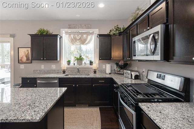 24679 Pembrooke Drive, Southfield, MI 48033