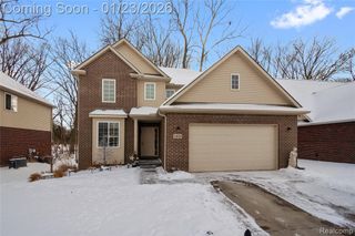 24679 Pembrooke Drive, Southfield, MI 48033