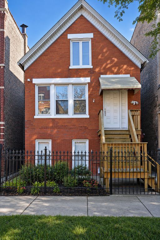 2137 W Rice Street 1, Chicago, IL 60622