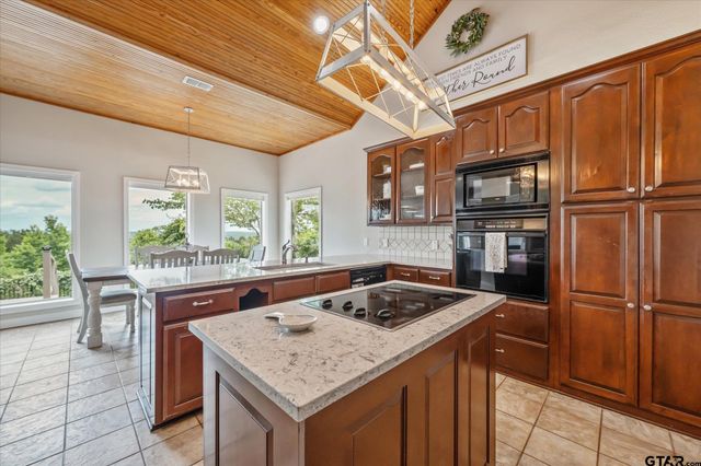 16123 Steep Rd, Brownsboro, TX 75756