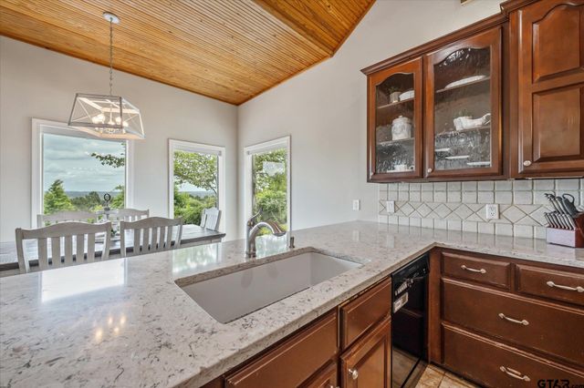 16123 Steep Rd, Brownsboro, TX 75756
