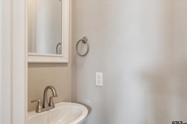 16123 Steep Rd, Brownsboro, TX 75756