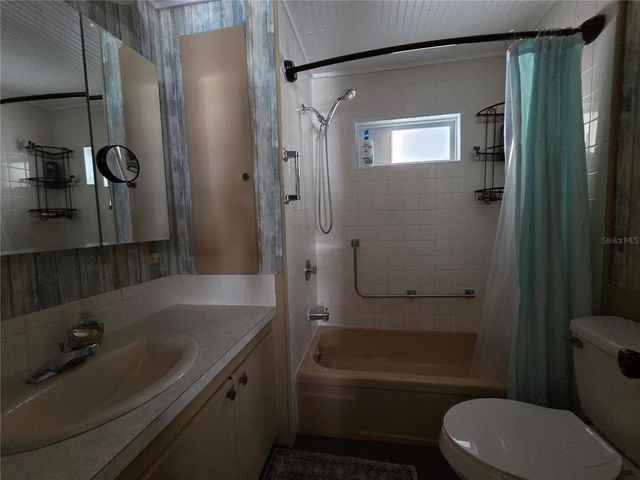 7803 46TH AVENUE N 116, St Petersburg, FL 33709