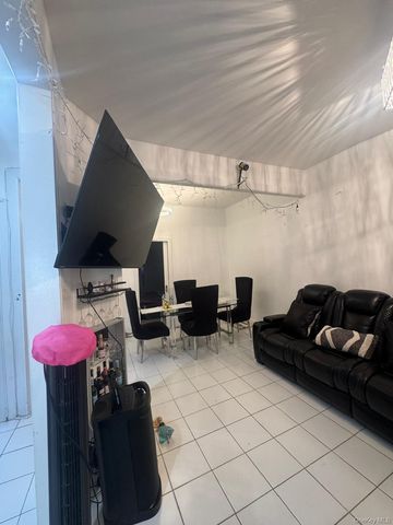 87-28 86 Street, Woodhaven, NY 11421