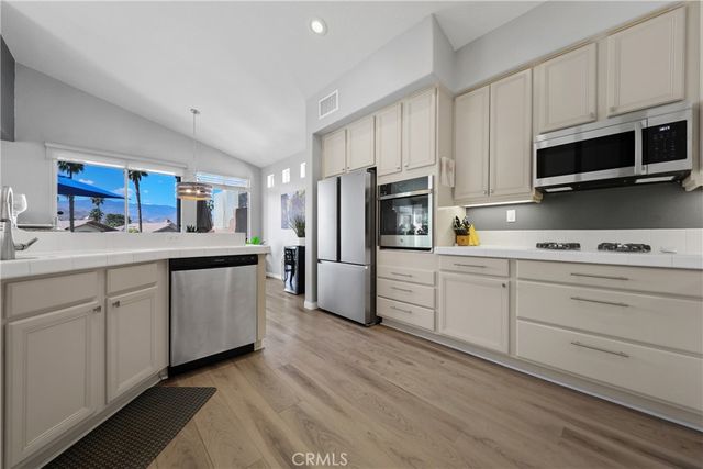 76747 Minaret, Palm Desert, CA 92211