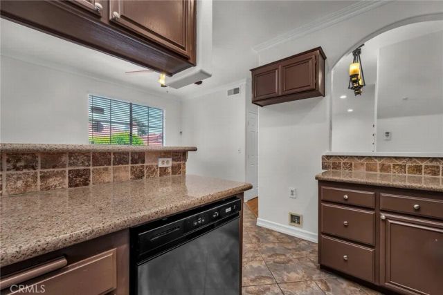 18347 Saticoy Street 39, Reseda, CA 91335