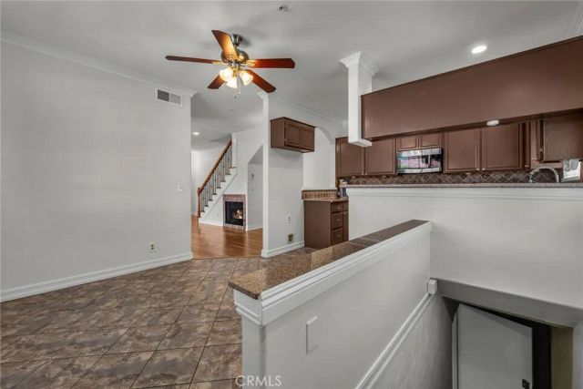 18347 Saticoy Street 39, Reseda, CA 91335