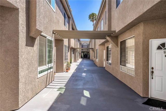18347 Saticoy Street 39, Reseda, CA 91335