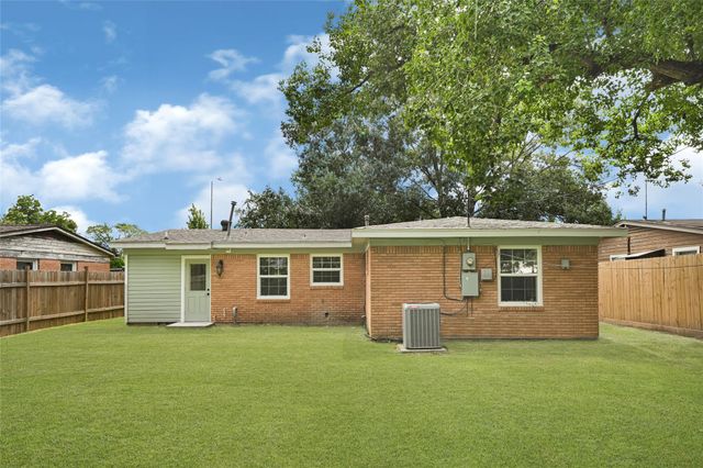 8526 Vennard Road, Houston, TX 77034
