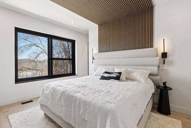 3318 W Owasso Boulevard, Shoreview, MN 55126