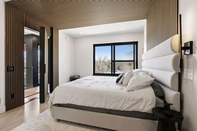 3318 W Owasso Boulevard, Shoreview, MN 55126