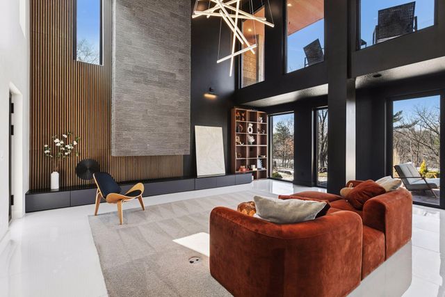 3318 W Owasso Boulevard, Shoreview, MN 55126