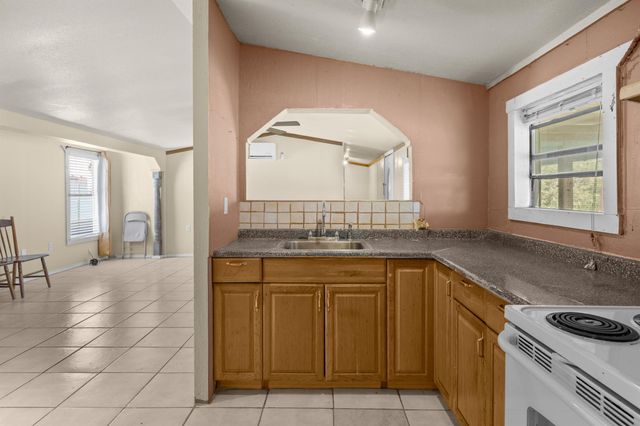 147 Community Center RD, Rosanky, TX 78953