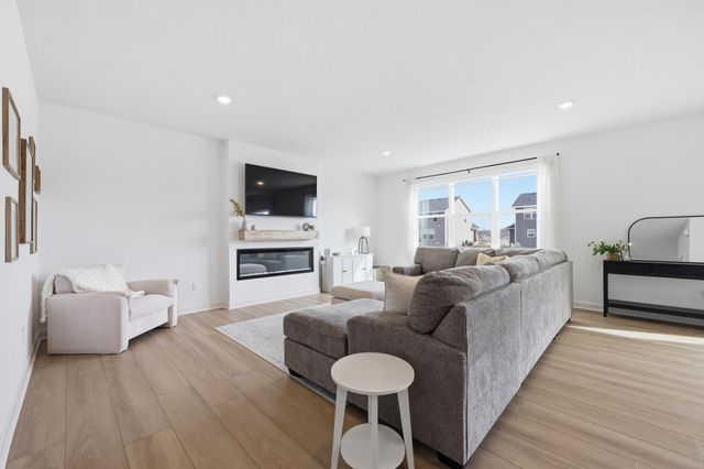 748 Longmeadow Lane, Waconia, MN 55387