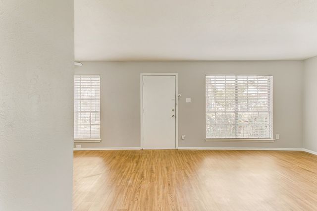 2200 W Lowden Street 10, Fort Worth, TX 76110
