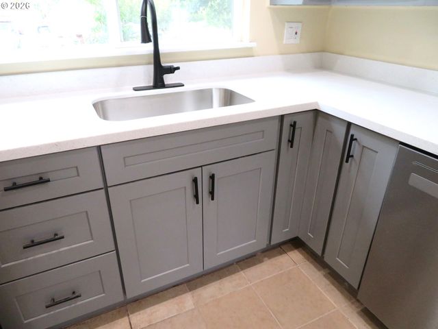 884 Se 7TH Ave, Hillsboro, OR 97123