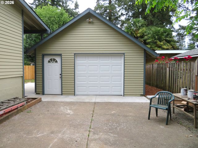 884 Se 7TH Ave, Hillsboro, OR 97123