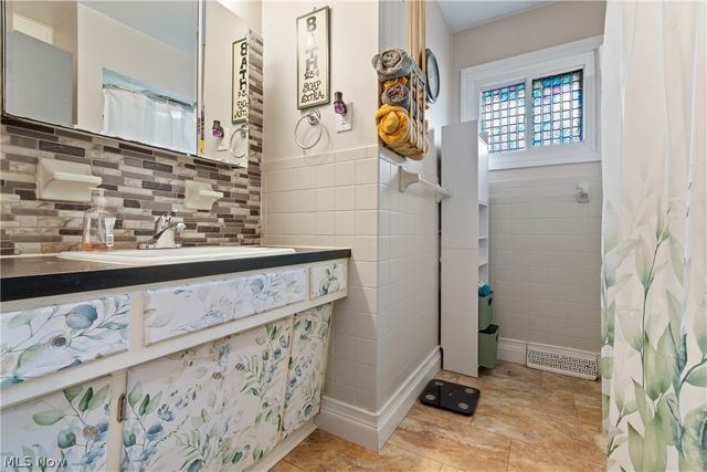 170 N Thomas Road, Tallmadge, OH 44278