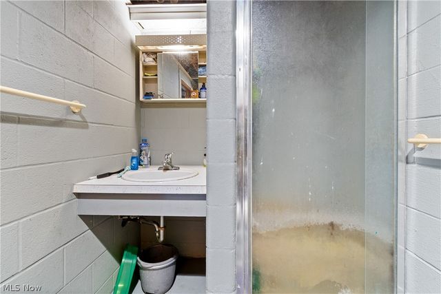 170 N Thomas Road, Tallmadge, OH 44278