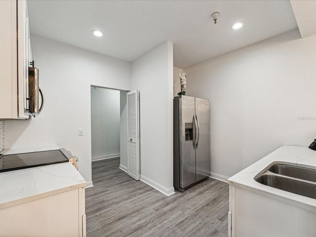 215 CENTRAL AVENUE 3F, St Petersburg, FL 33701