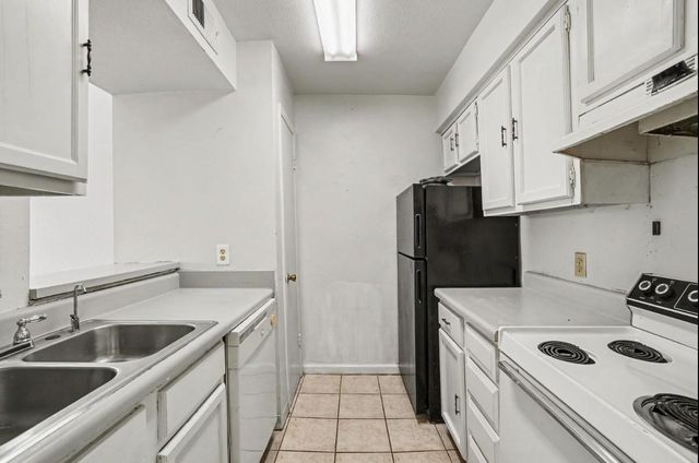 10075 Westpark Drive 37, Houston, TX 77042