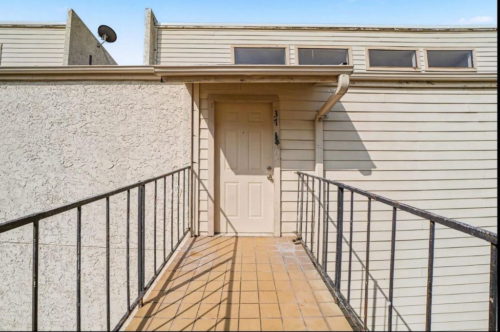 10075 Westpark Drive 37, Houston, TX 77042