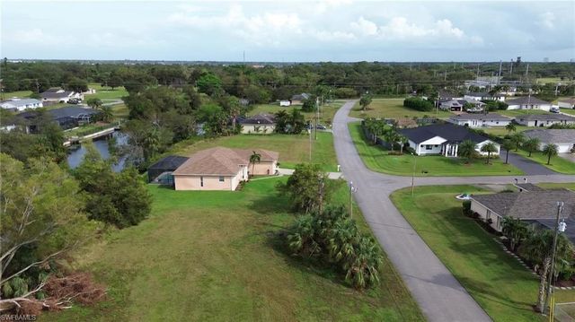 2221 NE 25th Terrace, Cape Coral, FL 33909