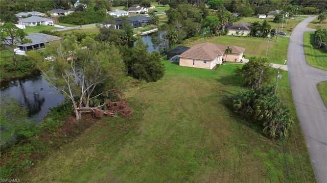 2221 NE 25th Terrace, Cape Coral, FL 33909