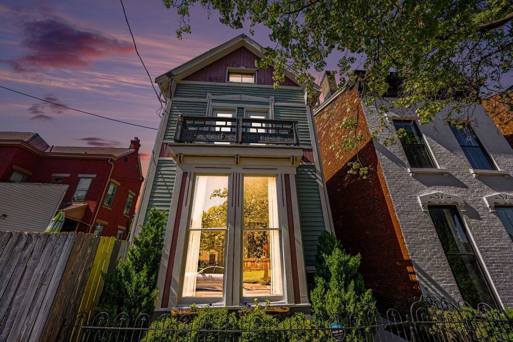 210 E 8th Street, Covington, KY 41011