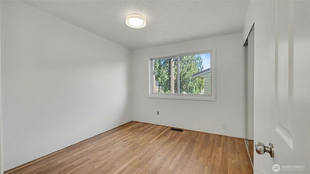 912 168th Place NE, Bellevue, WA 98008