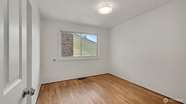 912 168th Place NE, Bellevue, WA 98008