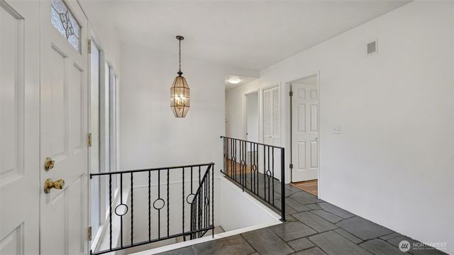 912 168th Place NE, Bellevue, WA 98008