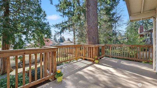 912 168th Place NE, Bellevue, WA 98008