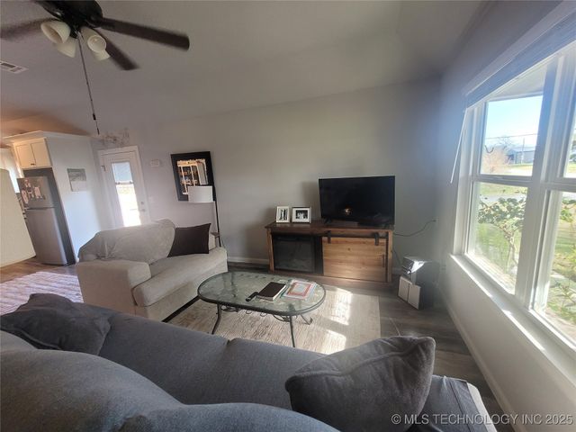 405 W Odle Street, Salina, OK 74365