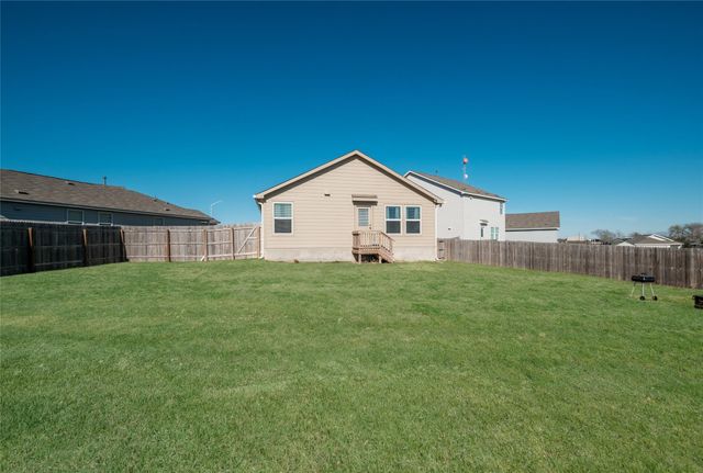 215 Sosie St ST, Marion, TX 78124