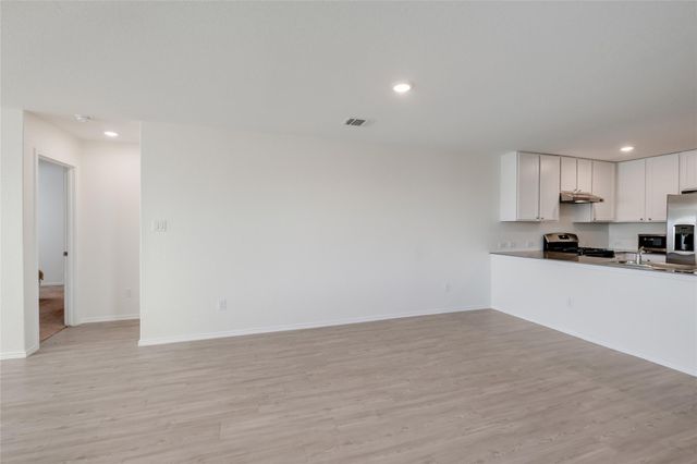 215 Sosie St ST, Marion, TX 78124